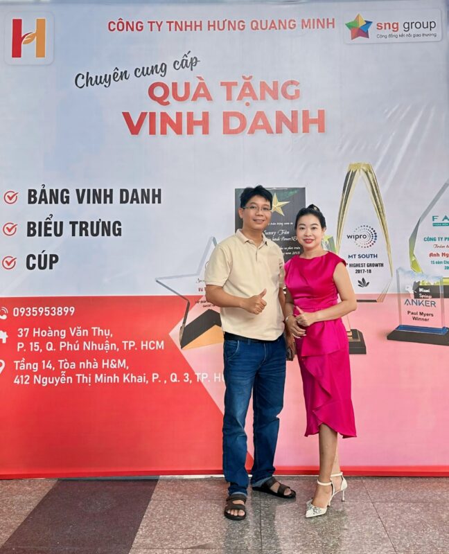 Chị Huệ & Anh Mười